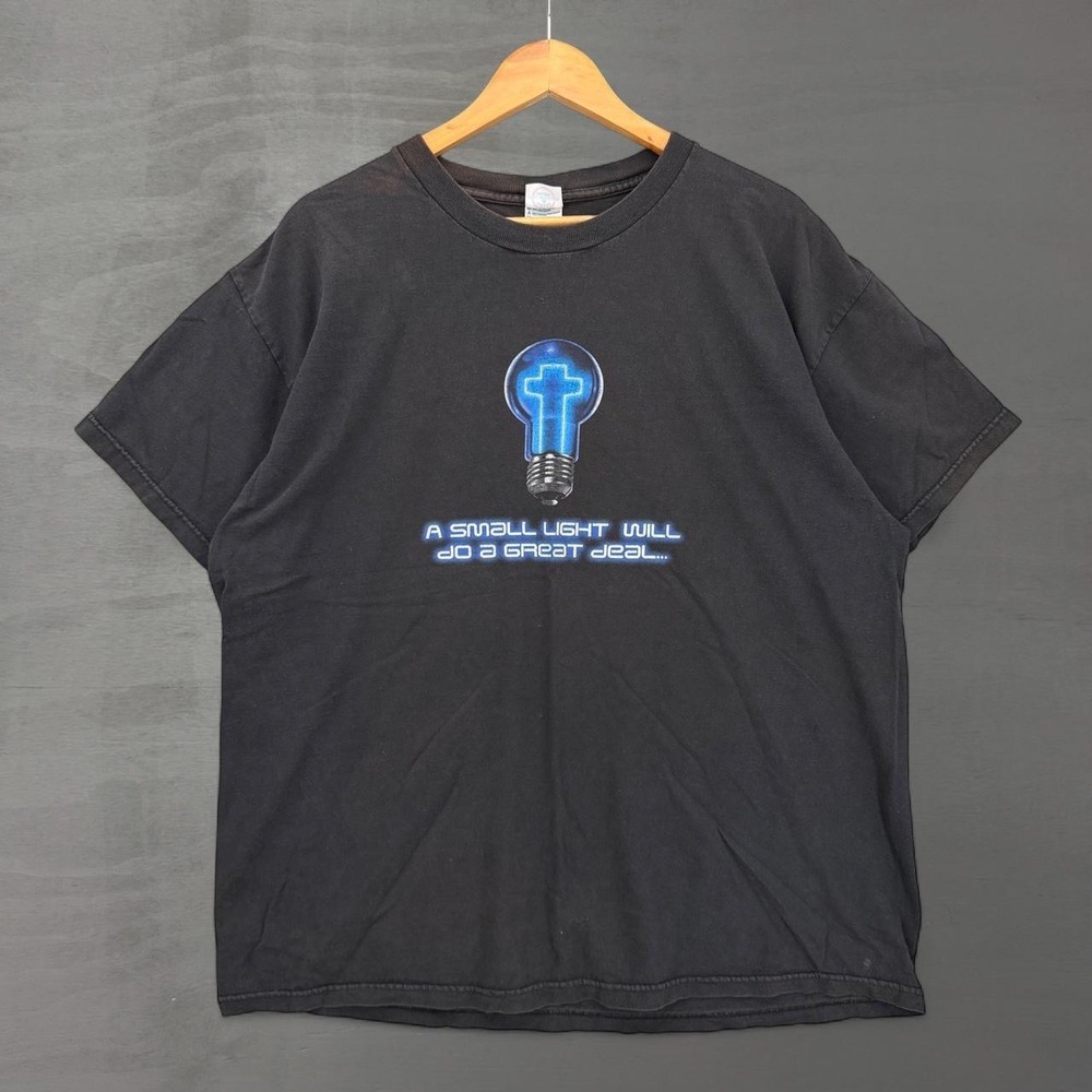 Vintage Jesus Tee Black Cross Light in a Dark World Religious XL